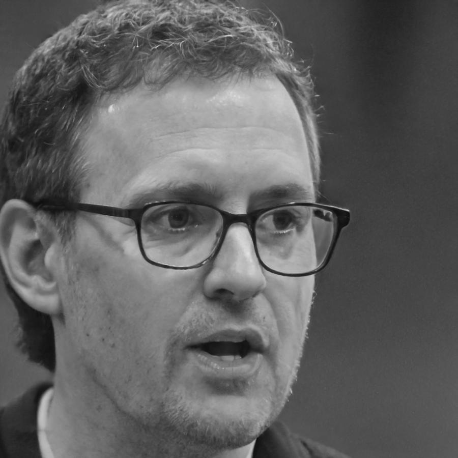 Stručnjak za kibernetičku sigurnost koji analizira sigurnosne protokole